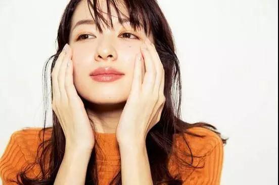 浮妝、脫妝又卡粉，隔離沒選好，再貴的粉底液